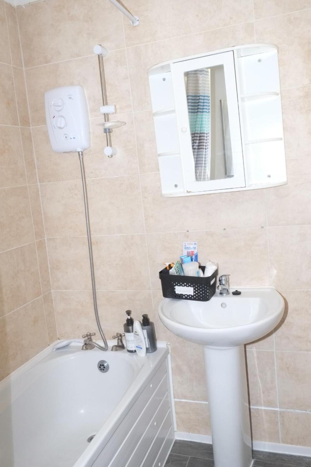 Lausory King Bed Living Your Luxe Home Away Nottingham Zewnętrze zdjęcie
